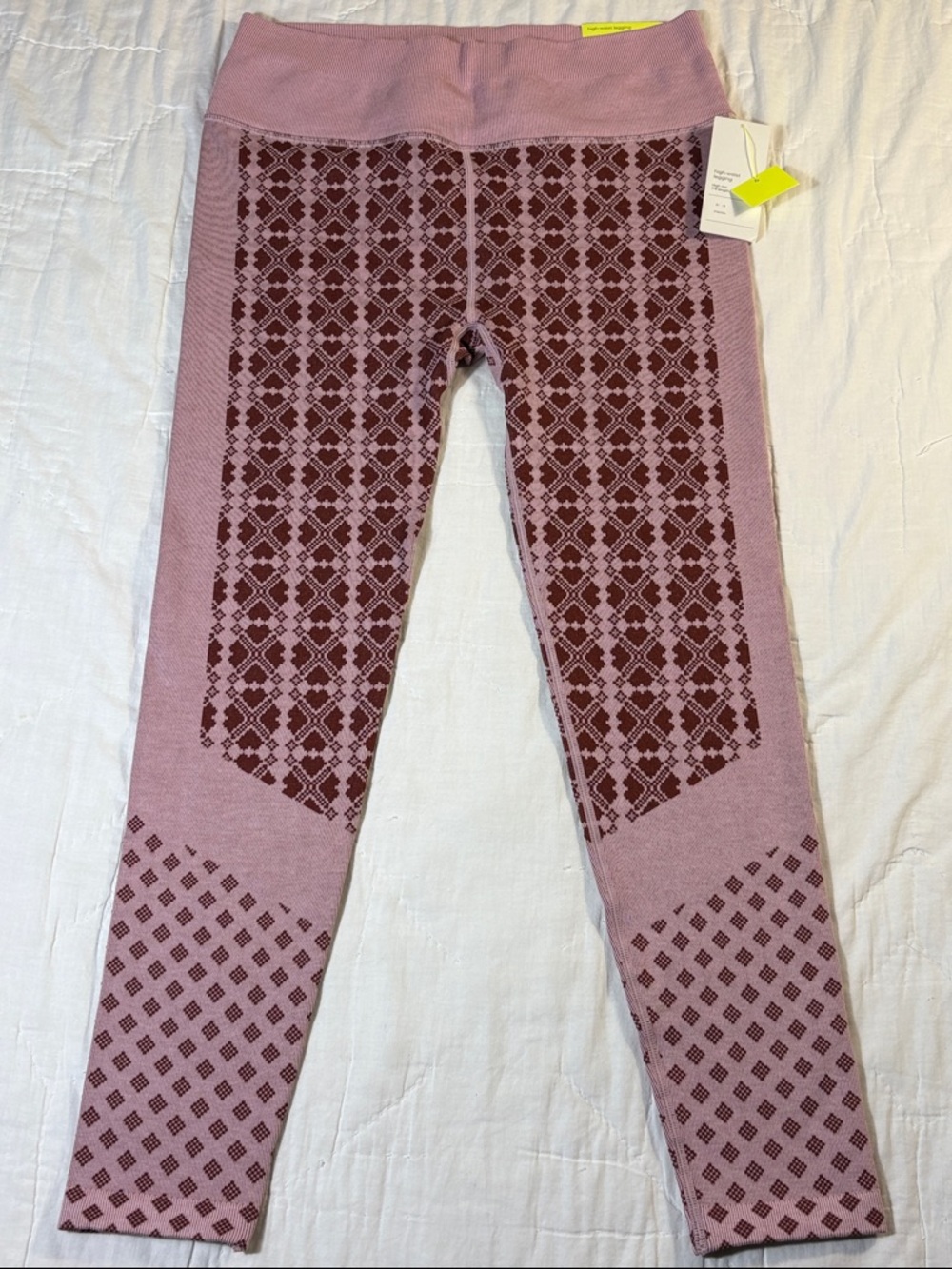 High-Rise 7/8 Length Jacquard Knit Pink and Maroon Pattern Leggings Size L NWT‎